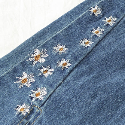 Women's High-Waist Star Patch Jeans, Wide-Leg Full-Length Jeans With A Retro Y2K Sta Light-Wash Denim For All Seasons.